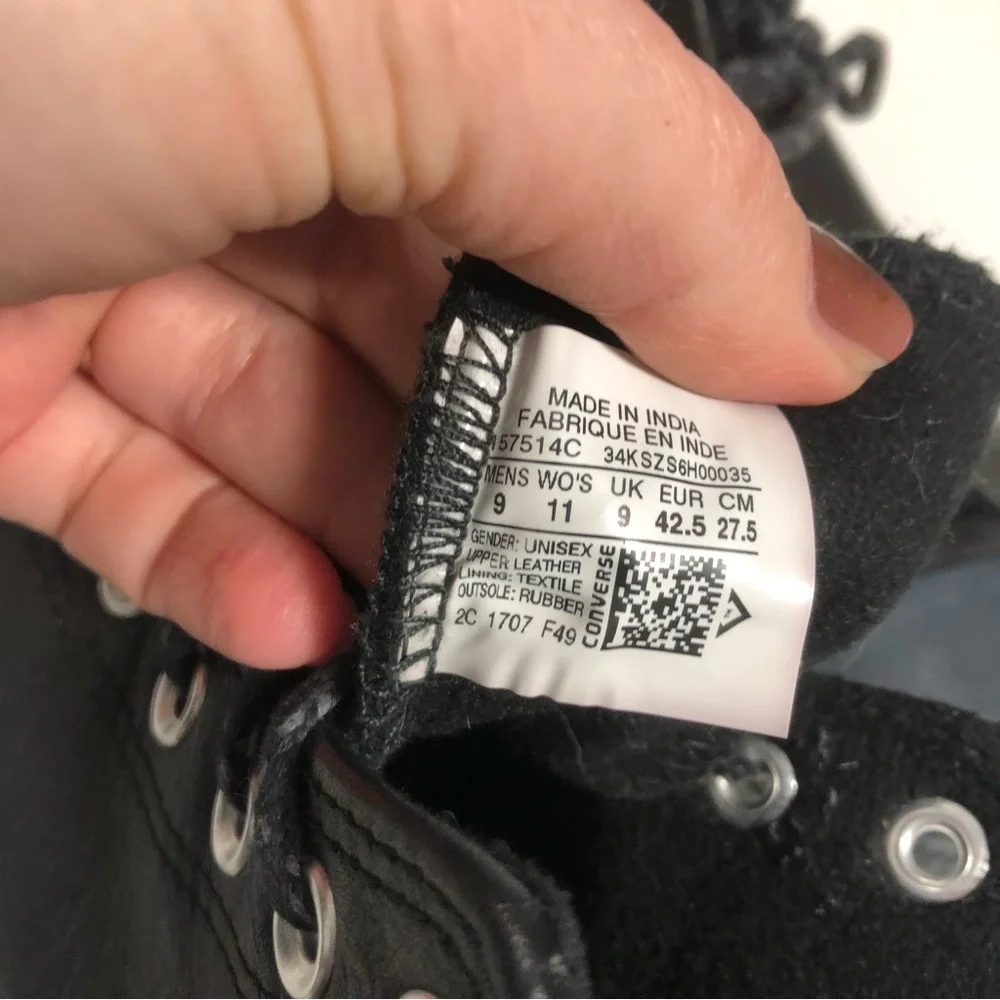Converse Chuck Taylor All Star Mono Leather High Top, size 9M or 11W - Picture 9 of 9
